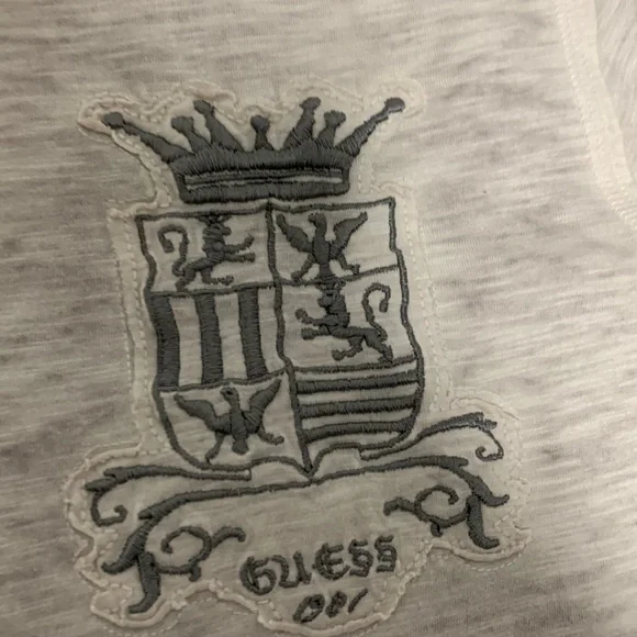 GUESS t-shirt - Picture 2 of 3